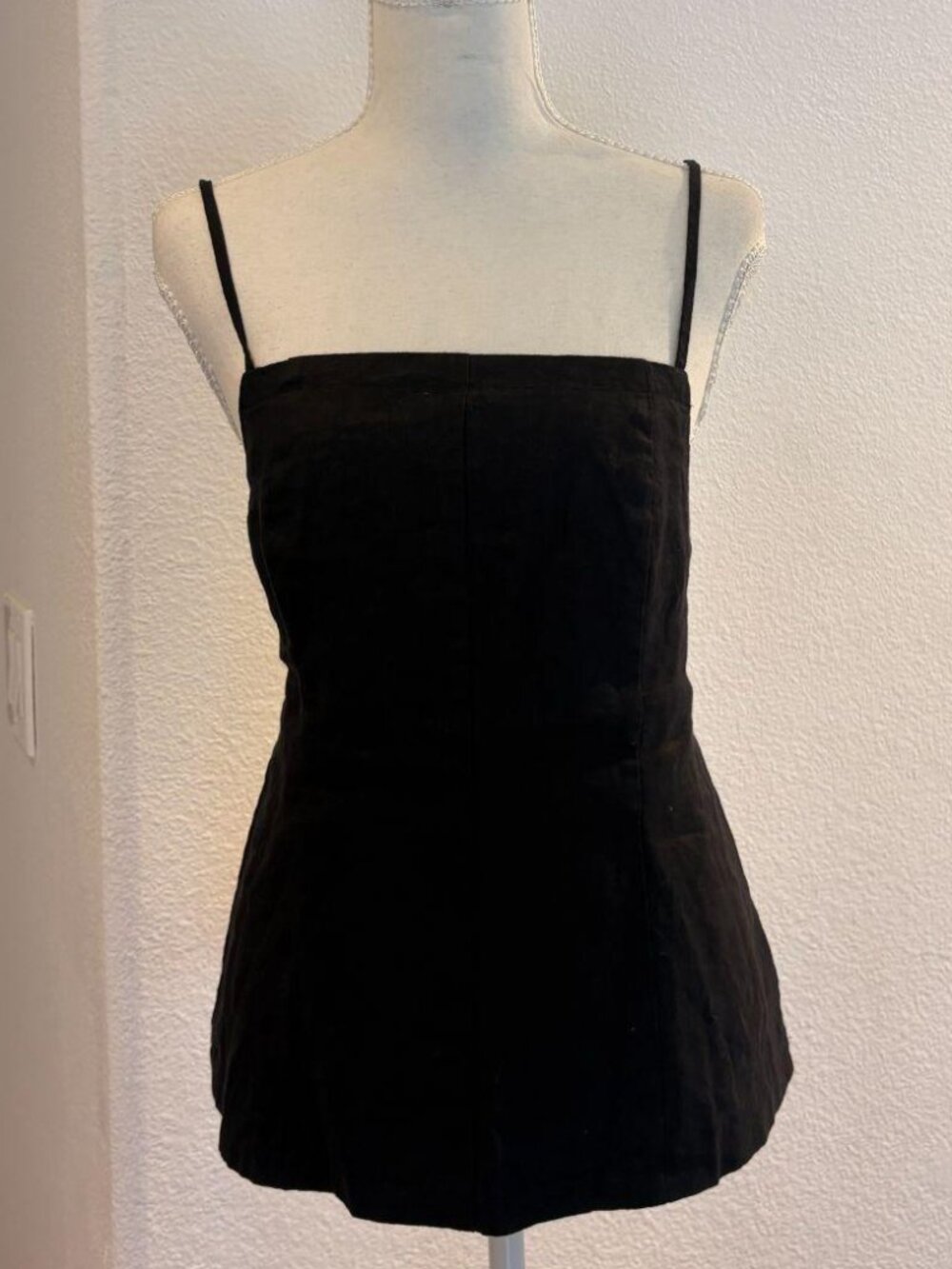 Cotton On black linen apron tank top 🖤 (Size 8)